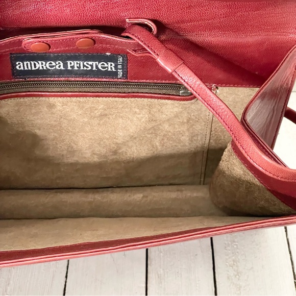 ANDREA PFISTER Italian Leather Convertible Crossbody Clutch - Picture 7 of 9